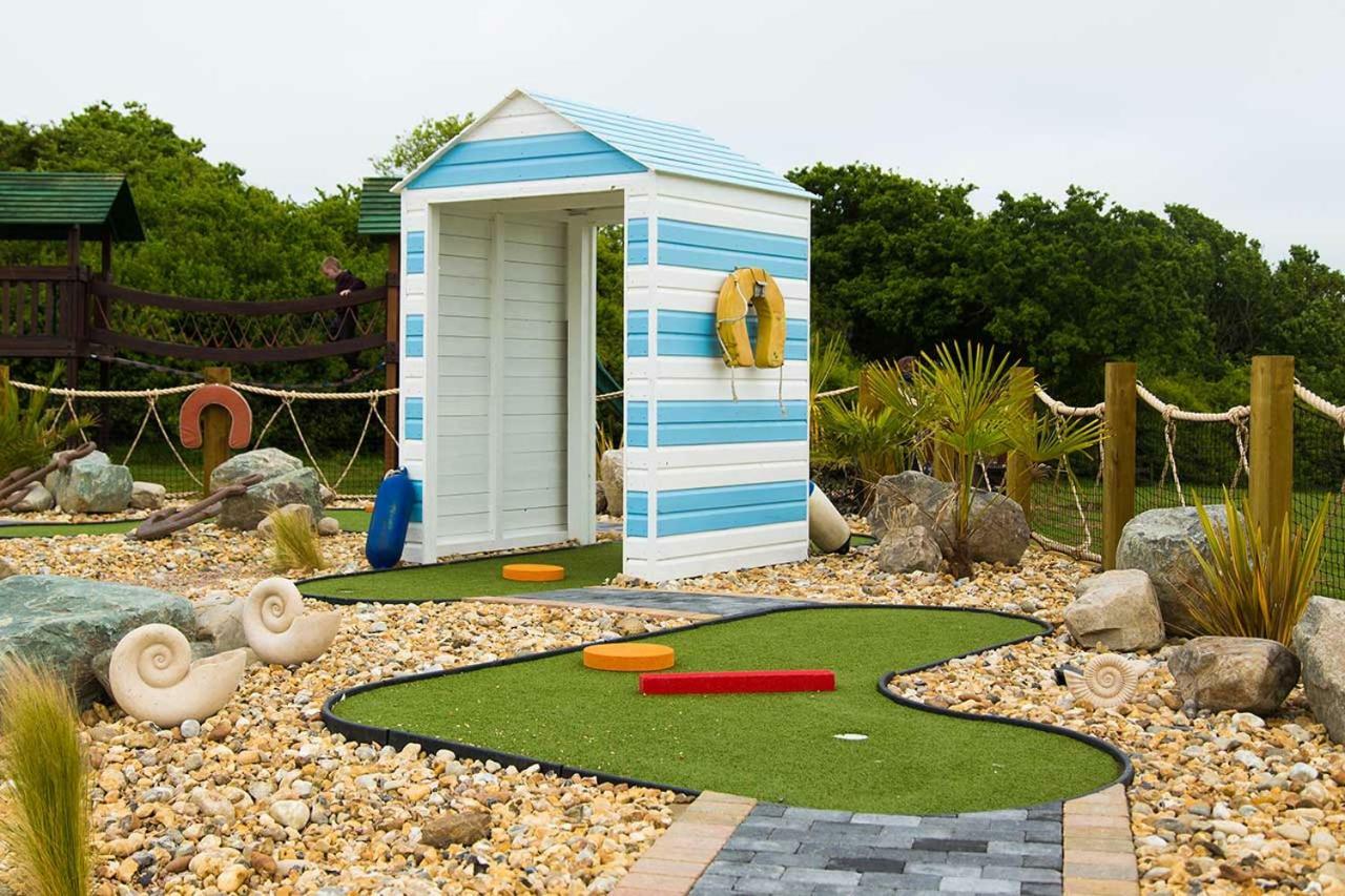 Whitecliff Bay Holiday Park Bembridge Exterior photo