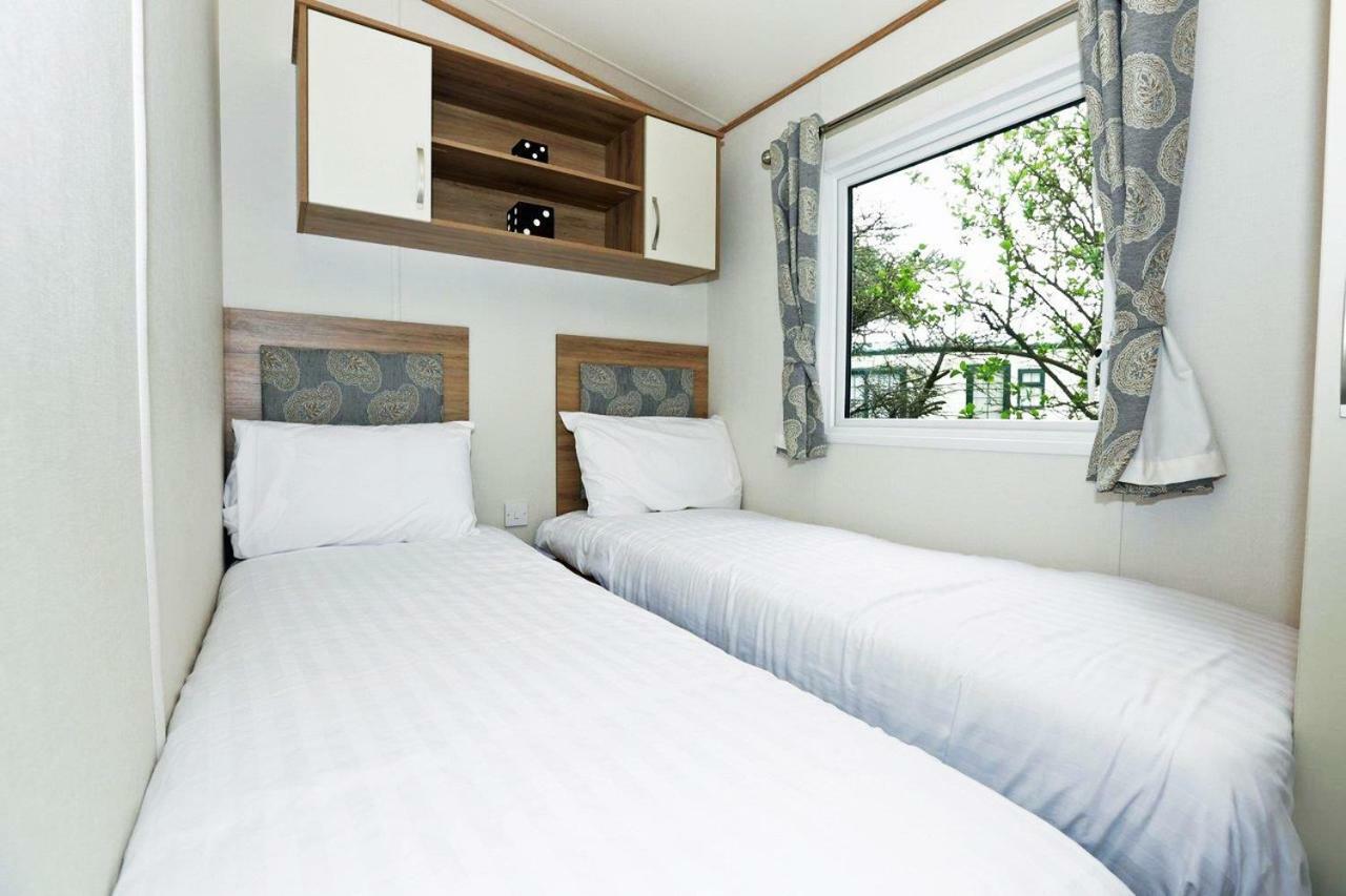 Whitecliff Bay Holiday Park Bembridge Exterior photo